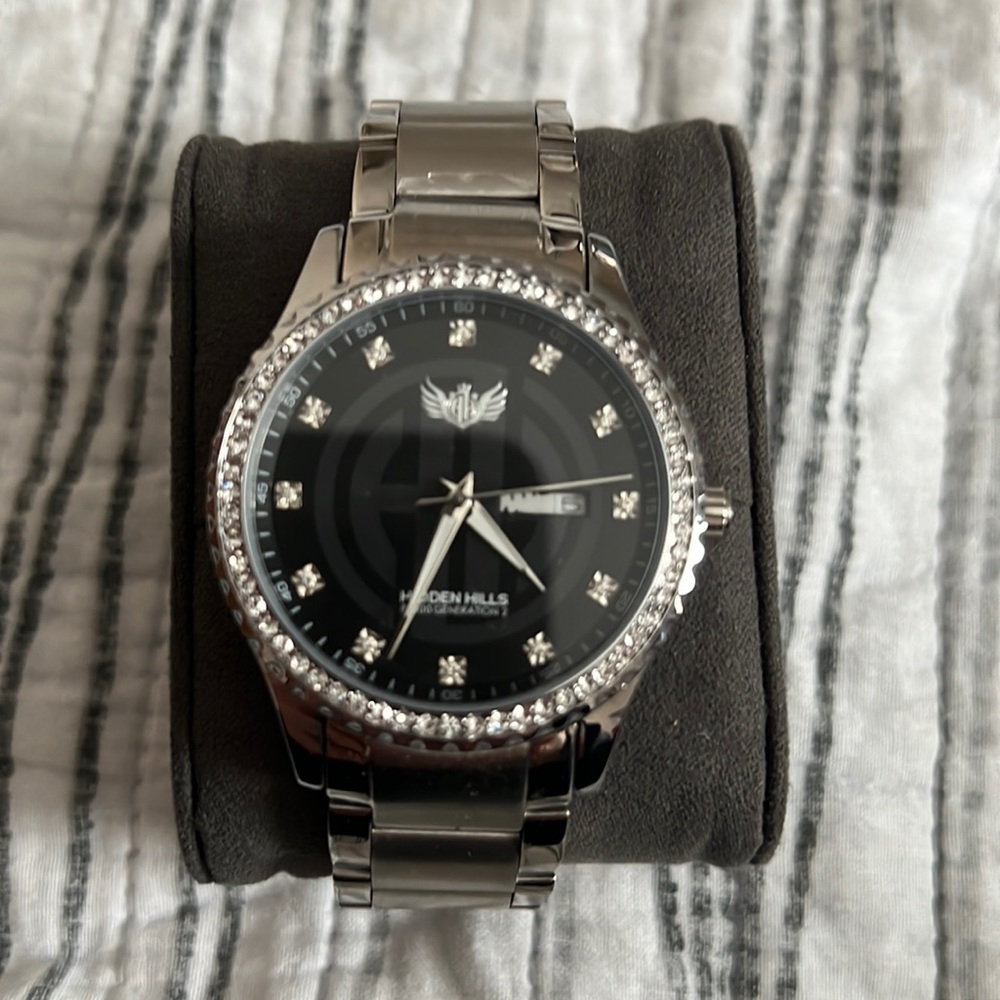 Hidden Hills Canada Luxury Mens Watch